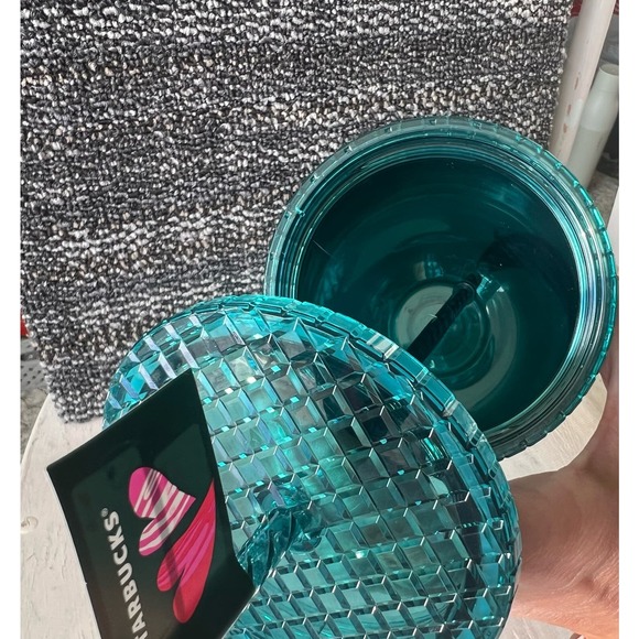 Authentic Starbucks 2024 Valentines Tri Color Venti 24oz Cold Cup - Picture 4 of 8